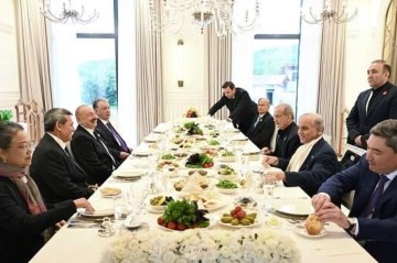 Şuşada İlham Əliyev liderlərin şərəfinə ziyafət verdi