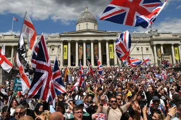 Record number of migrants cross English Channel in first half of 2025