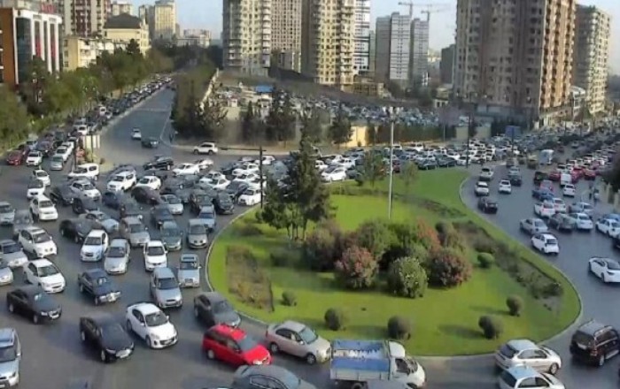 Bakıda sıxlıq olan yollar - SİYAHI