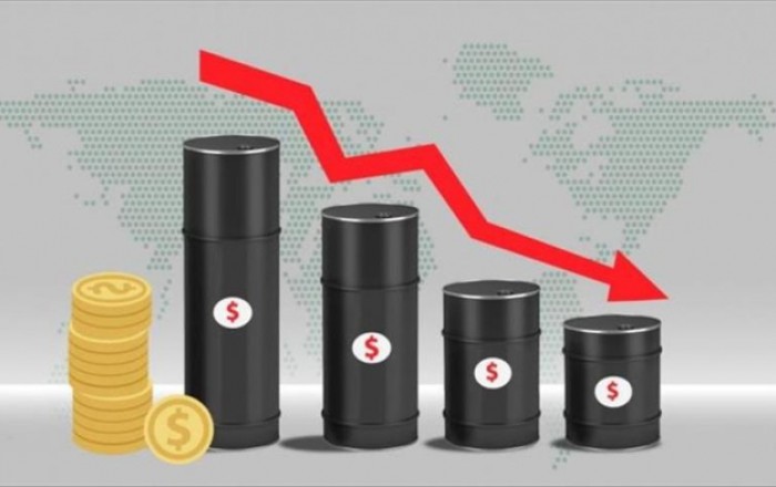Azerbaijani oil price drops in global markets