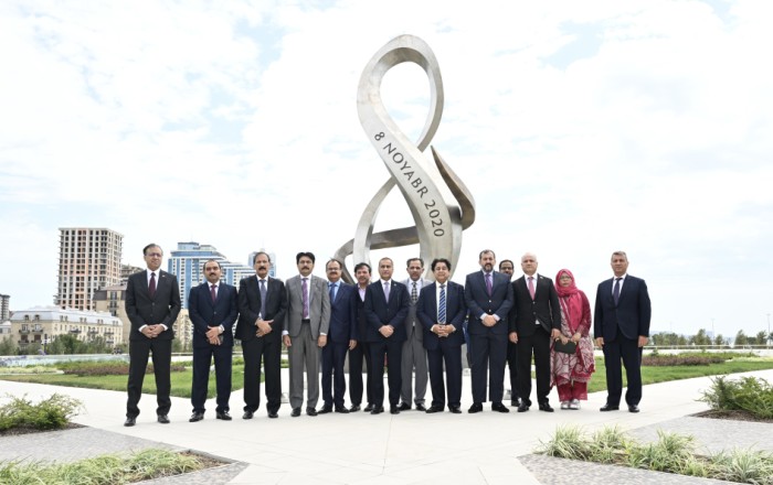 Speaker of Pakistan’s National Assembly visits Victory Park in Baku (PHOTO)