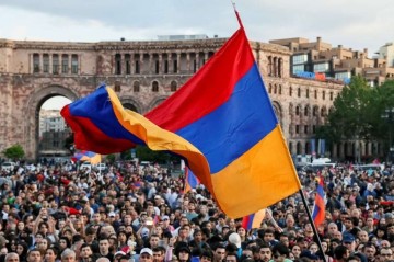 Karapetyana dəstək aksiyası başladı