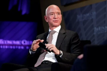 Безос продал три миллиона акций Amazon