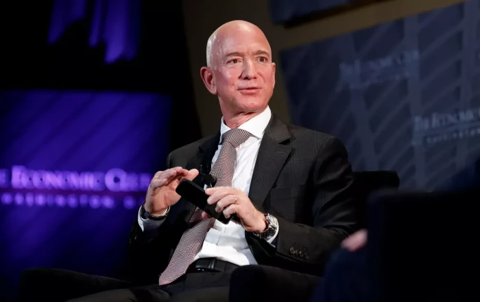 Безос продал три миллиона акций Amazon