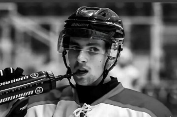 Scottish hockey player Gary Kelly dies after balcony fall