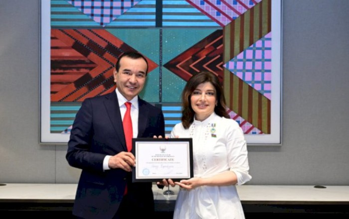 Günay Əfəndiyevaya medal verilib