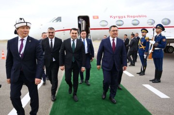 Qırğızıstan Prezidenti Sadır Japarov Azərbaycana gəlib