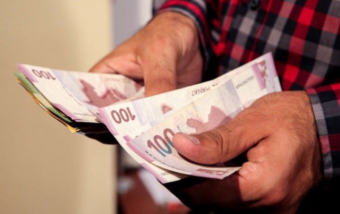 Azərbaycanda orta aylıq maaş artdı