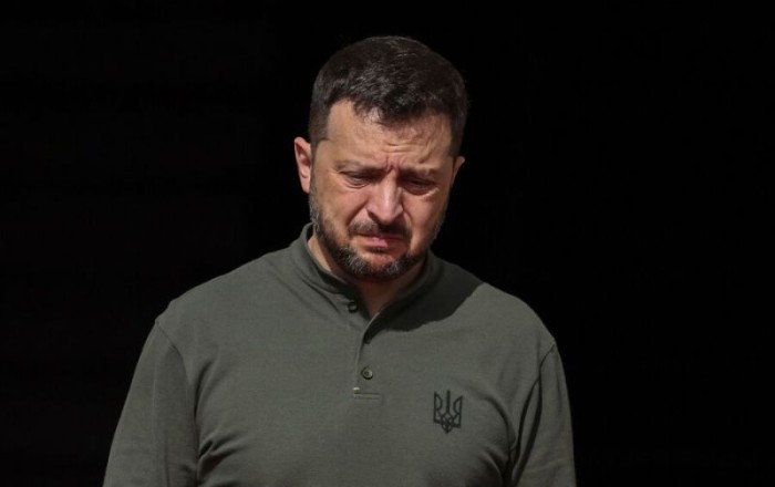 Залужный обошел Зеленского по уровню доверия у украинцев
