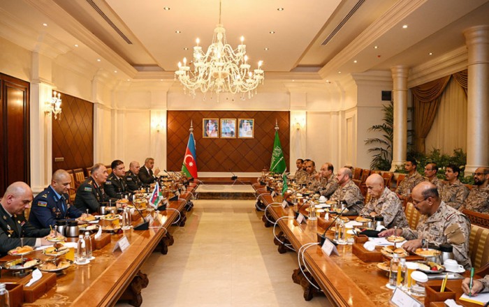 Azerbaijan, Saudi Arabia discuss enhancement of military cooperation