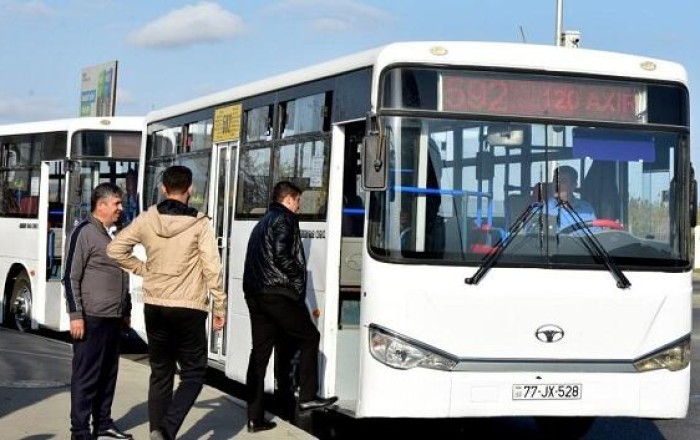 206 saylı marşrutda təhlükə: oturacaq çıxarılıb, boruları... - Foto