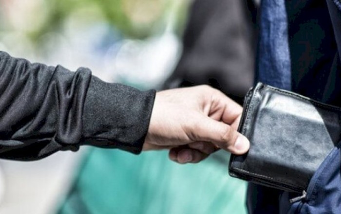 3 minlik telefonu oğurlayan yeniyetmələr tutuldu