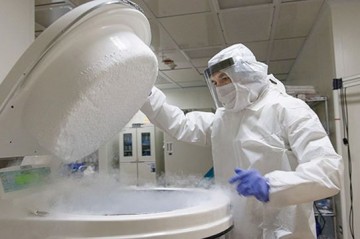 Ребенок появился из эмбриона после 30 лет в заморозке