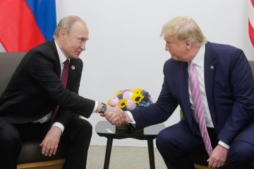Tramp və Putin film mübadiləsini müzakirə etdi