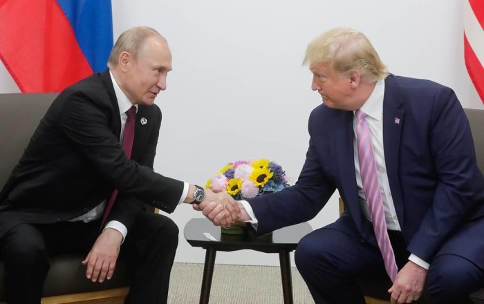 Tramp və Putin film mübadiləsini müzakirə etdi