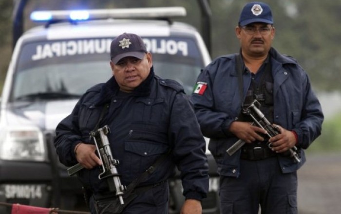 Mexico expels 26 cartel figures wanted by US