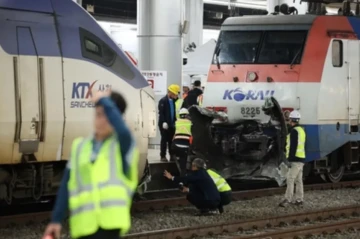 Passenger train strikes trackside crew in South Korea, leaving two dead