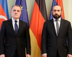 Байрамов и Мирзоян провели телефонный разговор