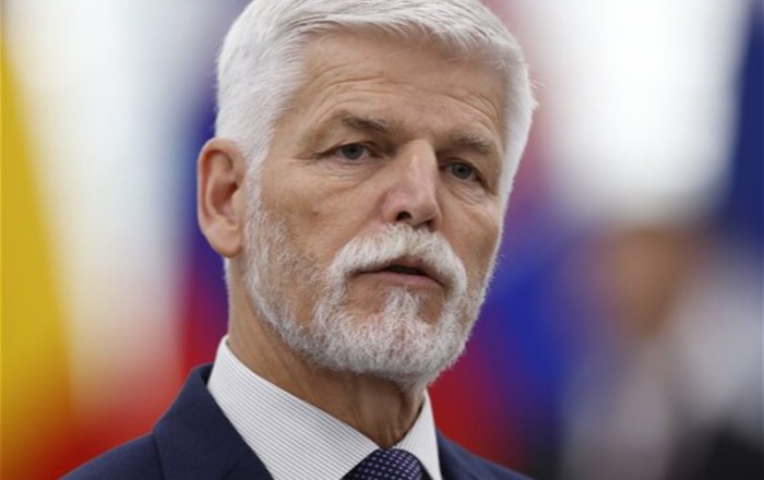 Китай прекращает все контакты с президентом Чехии