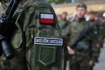 Poland plans record defence spending for 2026 as ties with Canada strengthen