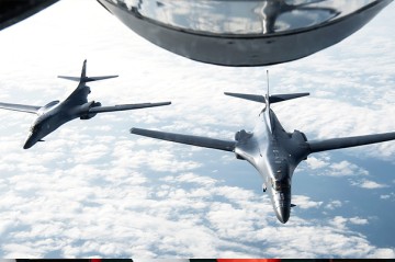 ABŞ bombardmançı təyyarələri Rusiya sərhədinə gətirildi