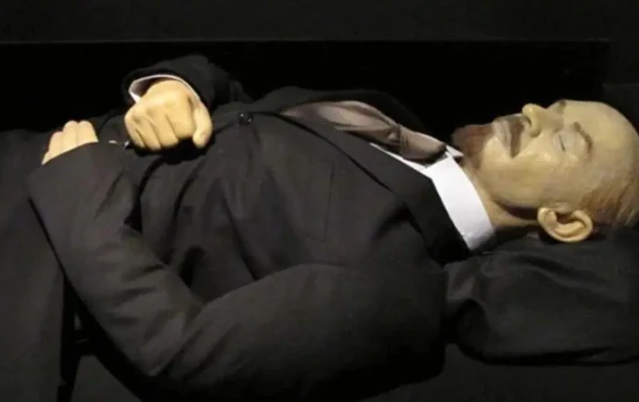 "Lenin"i küçədə möhkəm əzişdirdilər -