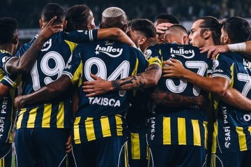 Fenerbahçe defeats Kocaelispor 3-1 to earn first Süper Lig victory