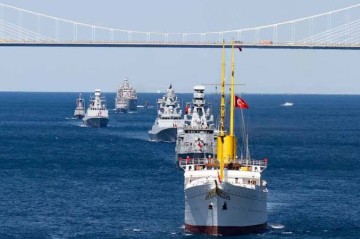 Turkish navy shows might in Istanbul 'Teknofest Blue Homeland' parade