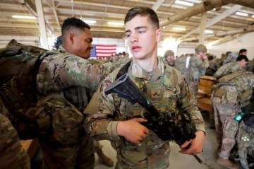 US top officials warn of looming crisis in military recruit processing system