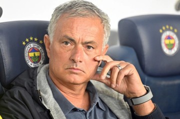 Fenerbahçe sack coach Mourinho after Champions League heartbreak