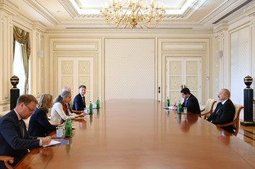 President Ilham Aliyev receives EU Special Representative for South Caucasus (PHOTO)