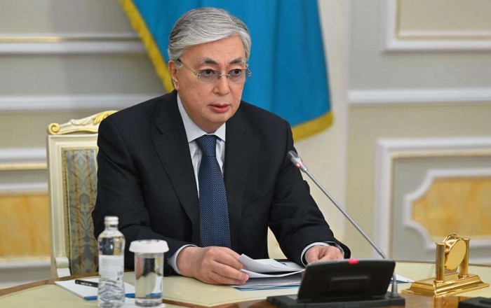 Tokayev və Paşinyanla sülh bəyannaməsini müzakirə etdi