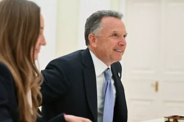 Trump's envoy expected in Russia ahead of Ukraine deadline