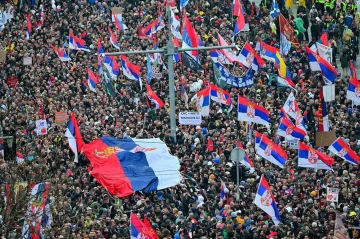 Serbians rally in support of leadership as anti-government protests continue