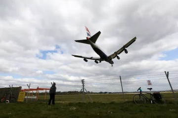 UK investment firm to acquire three regional airports in £200 million deal