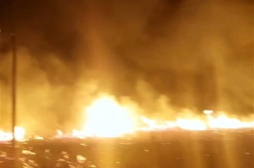 В Агдамском районе начался сильный пожар
