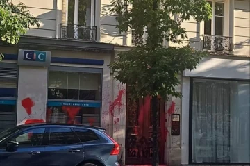 Israeli airline El Al office in Paris vandalised: Staff evacuated PHOTO