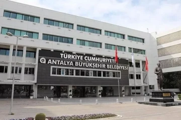 Seventeen detained in bribery probe at Türkiye's Antalya municipality