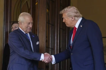 Trump wraps up Windsor visit with King Charles, heads to talks with PM Starmer VIDEO
