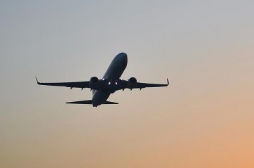 Aircraft en route to London makes emergency landing in Baku