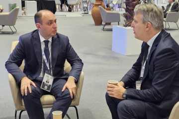 Azerbaijani delegation meets with PostEurop officials in Dubai
