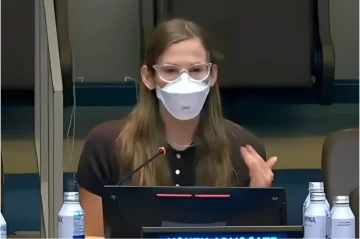 Aktyor Ben Afflekin qızı maska rejiminə qayıtmaq çağırışı etdi
