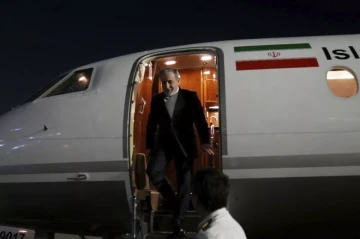 Iranian FM travels to Doha for OIC meeting