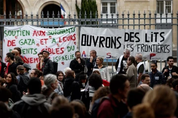 Pharmacies shut down, students protest—France’s nationwide strike in full swing