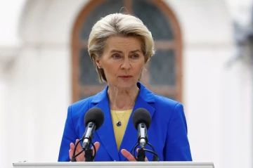 European parliament to debate two no-confidence motions against comission chief