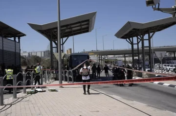 Israel: Gunfire at Jerusalem entrance leaves at least two injured VIDEO