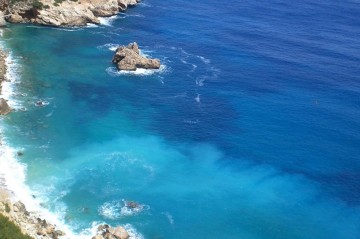 4.1-magnitude quake hits off Mediterranean coast