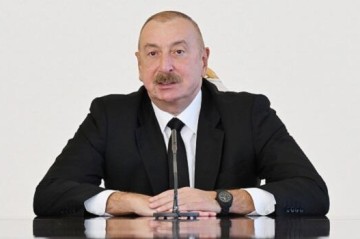 Aliyev addresses participants at Azerbaijan Investment Forum