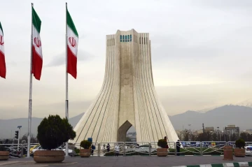 Iranian MPs urge foreign ministry to withdraw from NPT