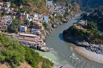 India's northeast is hit by a 5.8 magnitude earthquake